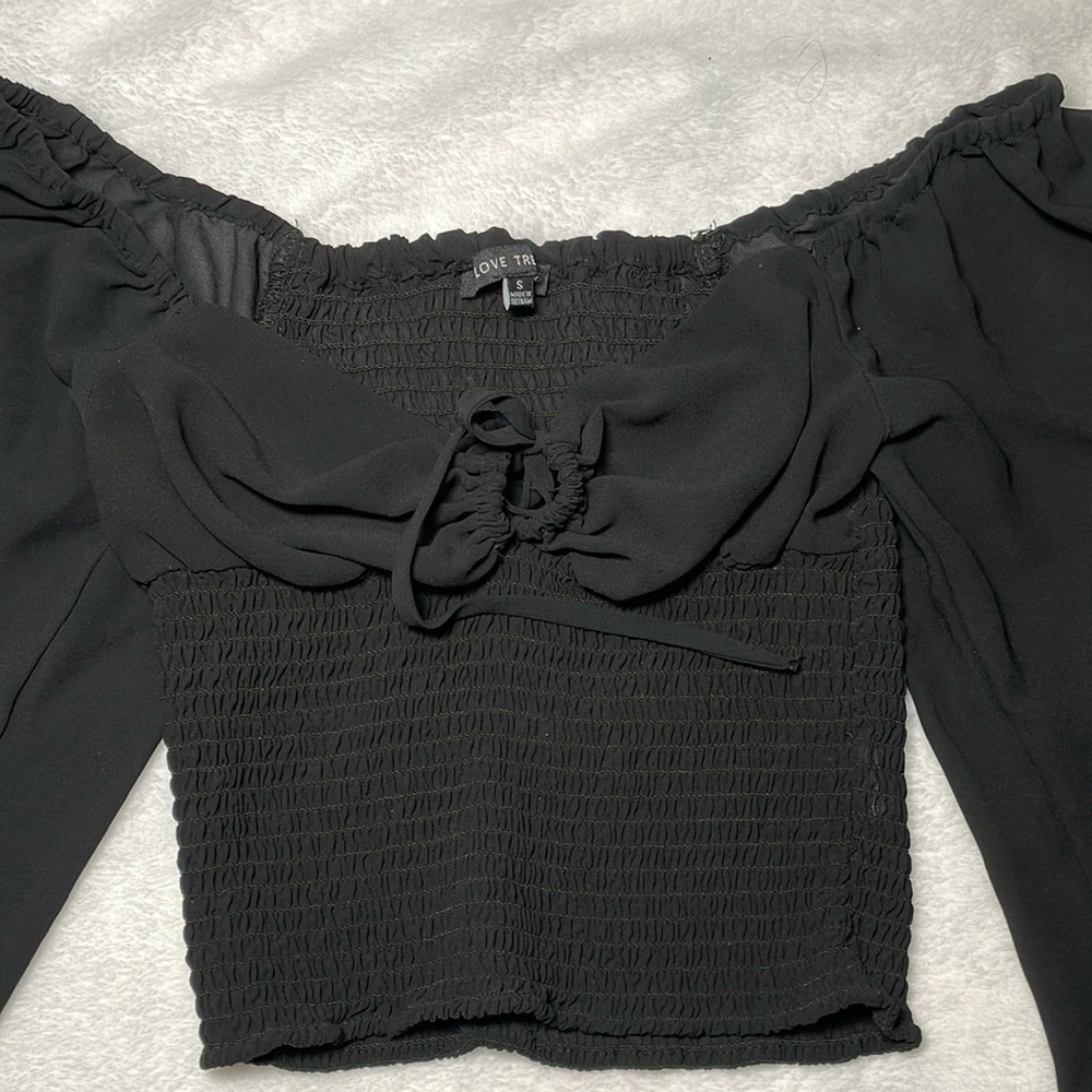 Love Tree Black Smocked Blouse - Picture 4 of 6
